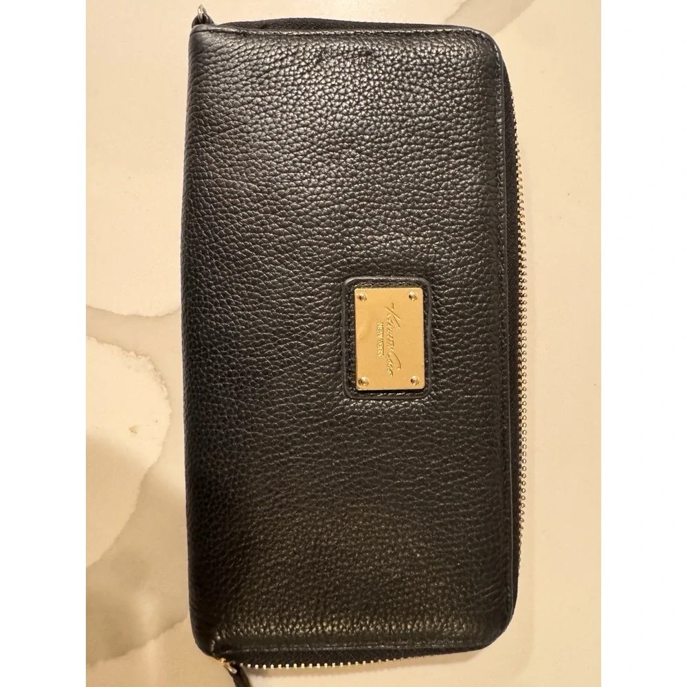 Kenneth Cole New York Black Leather‎ Womens Clutch Wallet